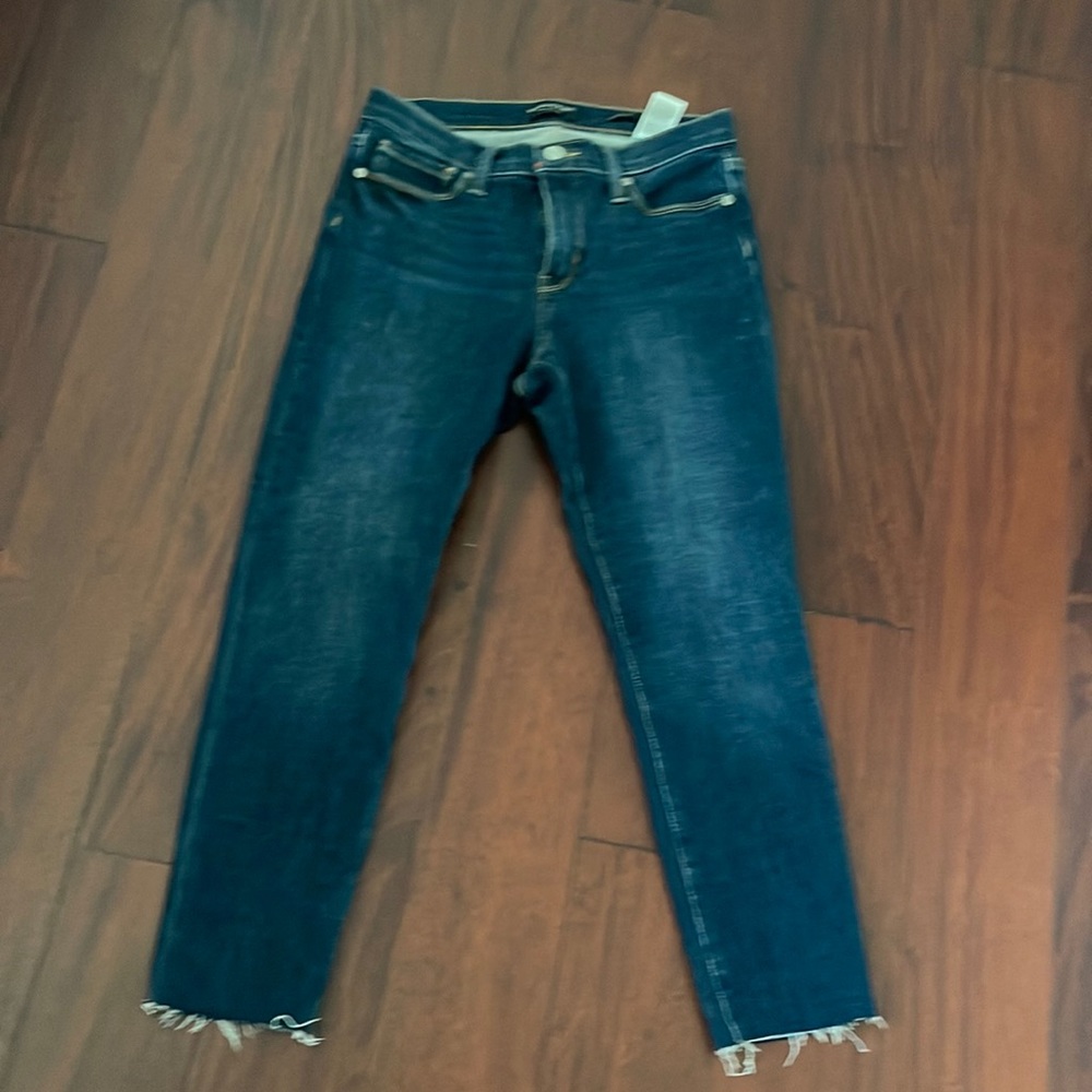 BANANA REPUBLIC  blu jean size skiny color dark blue